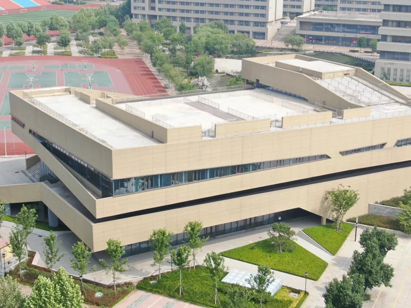 He aha te take i whiriwhiria ai he whare rino kura mo to kaupapa puni puni?